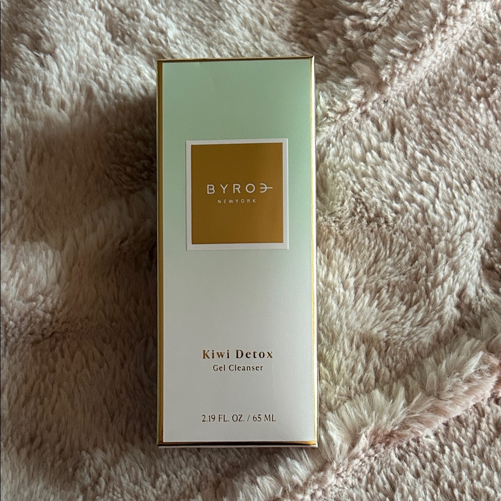 Byroe Kiwi Detox Gel Cleanser